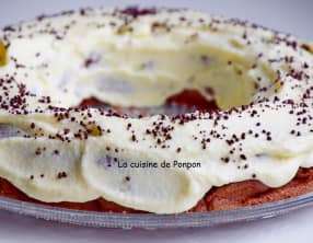 Gâteau mousse au chocolat noir, ganache blanche et perle de chocolat