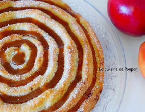 Gâteau moelleux aux pommes flambées et blancs d'oeufs