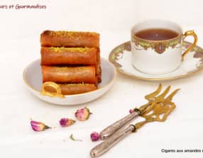 Cigares aux amandes, eau de rose et miel
