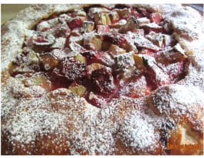 Galette rustique fraises rhubarbe