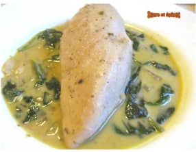 Blancs de poulet aux épinards sauce à la crème fraîche