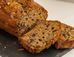 Gâteau du matin facile à la confiture de cerises et au yaourt