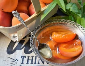 Oreillons d'abricot au sirop de verveine citronnelle