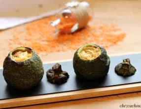 Courgettes rondes farcies aux lentilles, fromage de chèvre et dinde