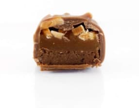 Barre chocolatée praliné et caramel beurre salé
