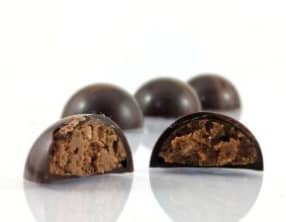 Bonbon chocolat fourré praliné
