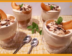 Crème au mascarpone sur compotée d'abricots et rhubarbe