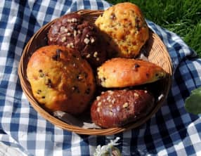 Pains briochés à la crème pâtissière myrtille ou chocolat