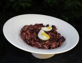 Salade de betterave au thon et aux oeufs