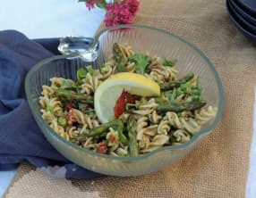 Salade de pâtes au pesto d’asperge verte