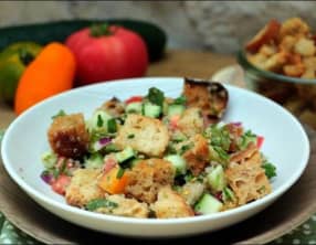 Salade de quinoa et pain au levain grillé de Yotam Ottolenghi