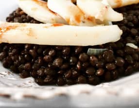 Lentilles beluga, sèche et balsamique de pomme