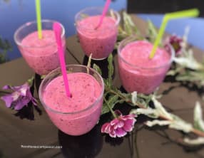 Smoothie aux fruits rouges
