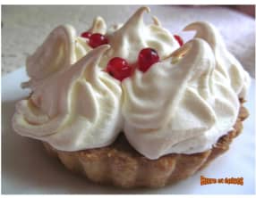 Tartelettes meringuées aux groseilles et à la crème d'amandes
