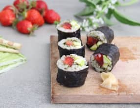 Makis fraises, pesto, courgettes