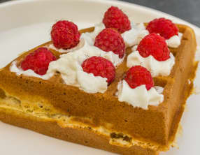 Gaufres de Bruxelles à la chantilly et aux framboises