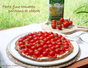 Tarte fine aux tomates, poivrons et chèvre