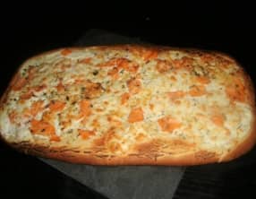 Pizza blanche à la truite fumée