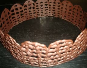 Contour en chocolat pour un gâteau