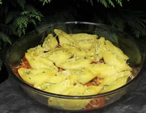 Conchiglioni au pesto sur lit de tomate