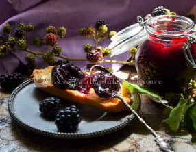 Gelée de mûres du jardin