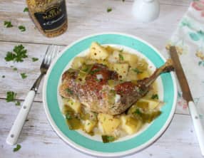 Pintade sur lit de poireaux moutardés