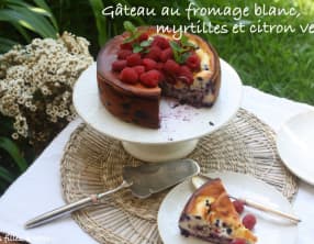 Gâteau au fromage blanc, myrtilles et citron vert