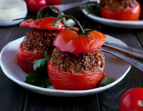 Tomates farcies aux pois chiches 