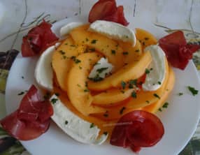 Melon au bresaola et mozzarella