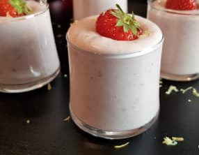 Mousse aux fraises et ricotta à la vanille et zeste de citron