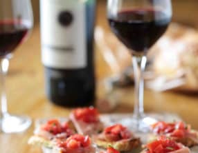 Tapas aux tomates et jambon cru