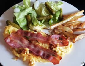 Gâteau aux œufs et bacon