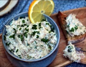 Rillettes de maquereau grillé au chèvre frais et ciboulette