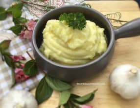 Purée de pommes de terre à l’ail