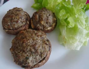 Champignons farcis au veau et St-Môret