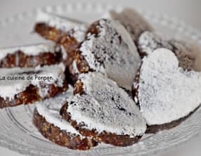 Coeur d'énergie aux pruneaux, amandes, linette et spiruline