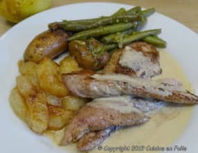 Aiguillettes de canard aux poires, sauce 4 épices et Bleu de brebis