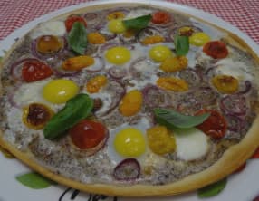 Pizza végétarienne à la préparation aux truffes