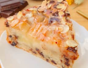 Gâteau moelleux aux poires, amandes et pépites de chocolat