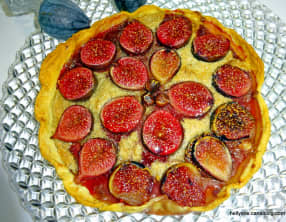 Tarte aux figues et à la crème noisette