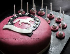Gâteau d'anniversaire pour fan de cheval