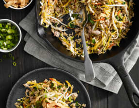 Casserole de egg rolls au riz déconstruits