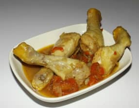 Pilons de poulet aux épices CAJUN et aux tomates cerises