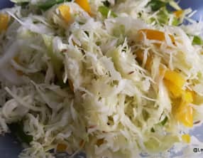 Salade de chou blanc mariné