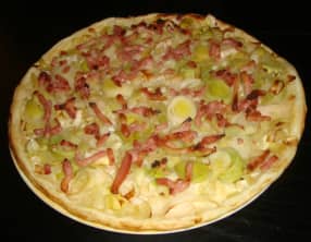 Tarte aux poireaux et aux oignons façon flammekueche