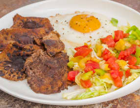 Coulemelles aux œufs et aux crudités