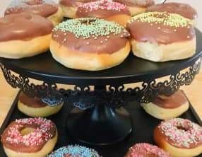 Donuts faciles glaçage au chocolat