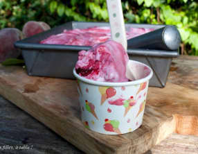 Glace aux pêches de vigne