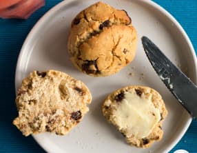 Scones sans gluten aux pépites de chocolat et à la cannelle