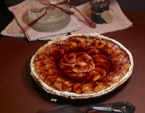 Tarte aux pommes à la confiture de vin